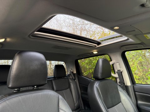 Nissan Navara 2.3 dCi N-Guard Auto 4WD Euro 6 4dr 26