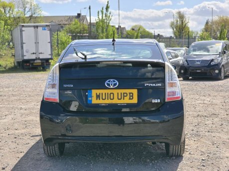 Toyota Prius 1.8 VVT-h T Spirit Hatchback 5dr Petrol Hybrid CVT Euro 5 (s/s) (136 ps) 4
