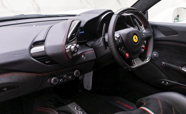 Ferrari 488 GTB 14