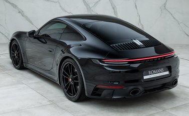 Porsche 911 Carrera GTS (992) 9