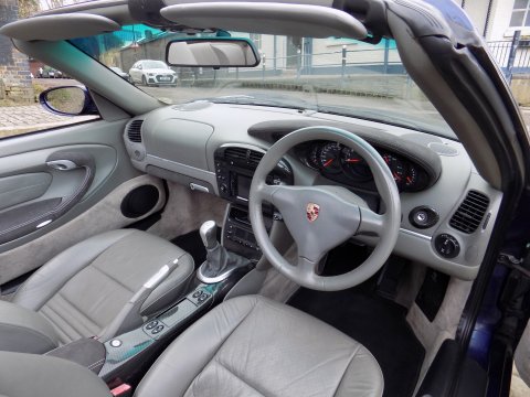 Porsche 911 CARRERA 2 CONVERTIBLE 4
