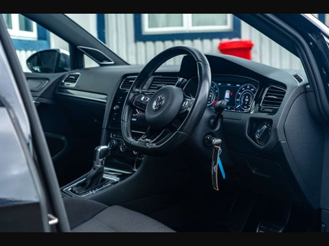 Volkswagen Golf 2.0 Golf R TSi Semi-Auto 4WD 5dr 10
