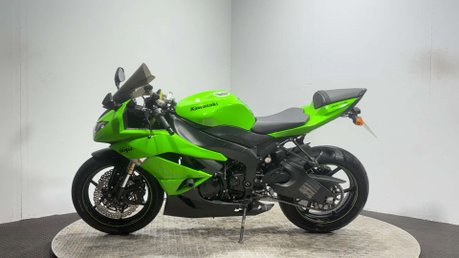 Kawasaki Ninja ZX6R 2009 ONLY 4K MEGA CLEAN 600CC SPORTS BIKE NEW MOT 4
