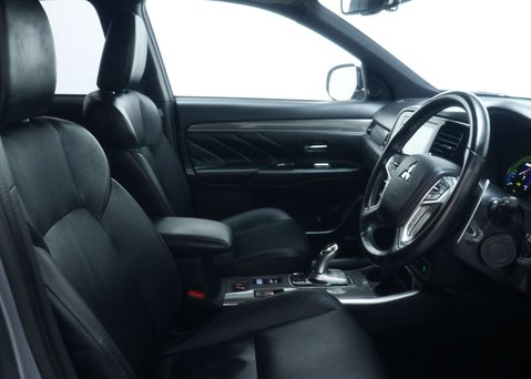 Mitsubishi Outlander 2.4h TwinMotor 13.8kWh Dynamic Safety SUV 5dr Petrol Plug-in Hybrid CVT 4WD 49