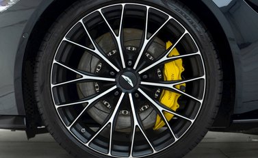 Aston Martin V8 Vantage Roadster 11