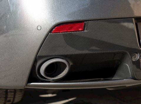 Aston Martin V12 Vantage S 29