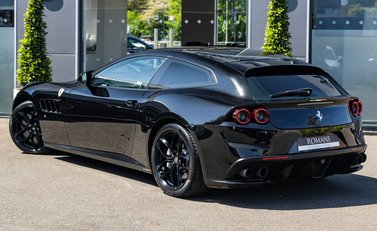 Ferrari GTC4 Lusso T 4