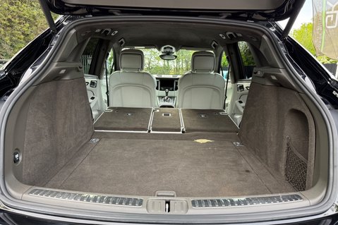 Porsche Macan TURBO PDK - TWO OWNERS -LANE ASSIST -20 INCH ALLOYS -APPLE CAR PLAY 56
