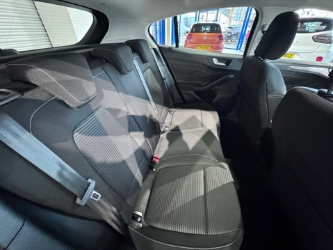 Ford Focus 1.0T EcoBoost MHEV Titanium Euro 6 (s/s) 5dr 29