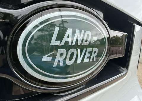 Land Rover Defender 90 3.0 D250 MHEV X-Dynamic SE SUV 3dr Diesel Auto 4WD Euro 6 (s/s) (250 ps) 29