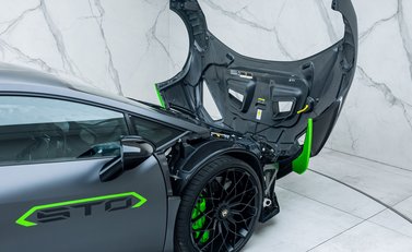 Lamborghini Huracan STO 46