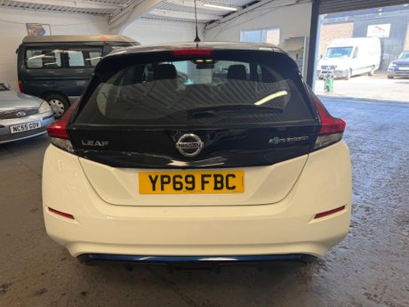 Nissan LEAF 40kWh Acenta Auto 5dr 6