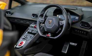 Lamborghini Huracan Spyder LP610-4 13