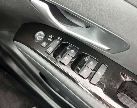 Hyundai TUCSON 1.6 Tucson Premium TGDi HEV Auto 5dr 69