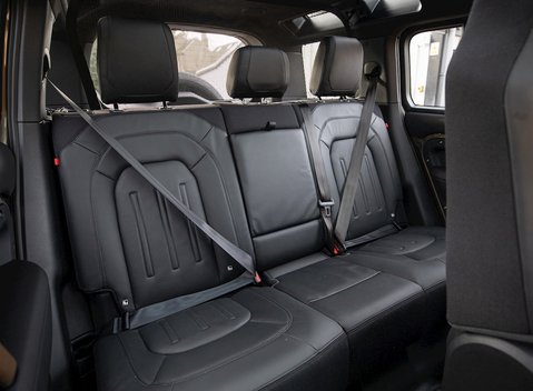 Land Rover Defender 110 X P400 14
