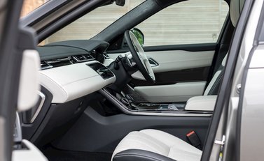 Land Rover Range Rover Velar D300 HSE First Edition 15