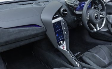 McLaren 750 S Spider 25