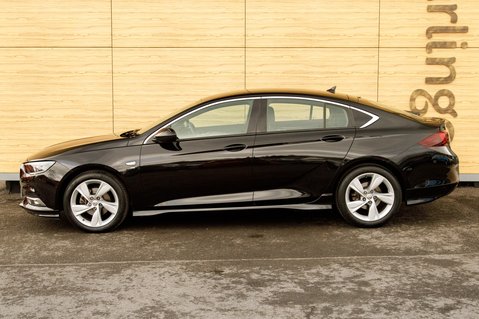 Vauxhall Insignia SRI VX-LINE NAV 13