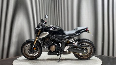 Honda CB650R 2020 NEO SPORT CAFE 9K MODERN CLASSIC 650CC 8