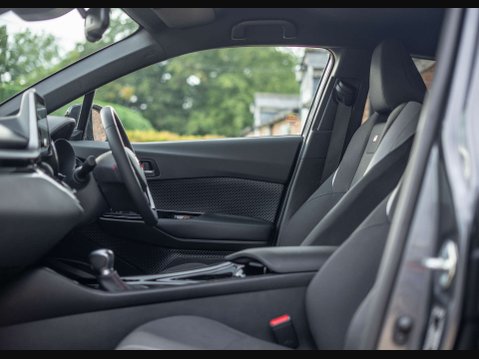 Toyota C-HR 2.0 C-HR GR Sport HEV CVT 5dr 12