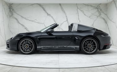 Porsche 911 Targa (992) 50 Years Porsche Design Edition 6