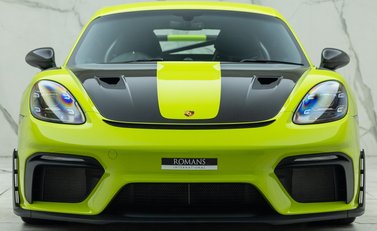 Porsche Cayman GT4 RS (718) 7