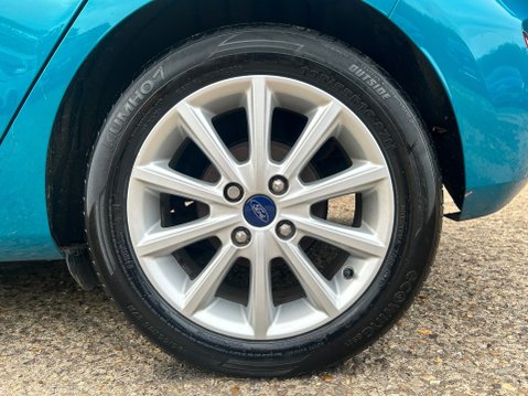 Ford Fiesta TITANIUM 10