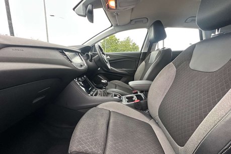 Vauxhall Grandland X 1.2 Turbo GPF Sport Nav SUV 5dr Petrol Manual Euro 6 (s/s) (130 ps) 19