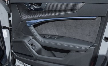 Audi RS6 Avant Vorsprung 22