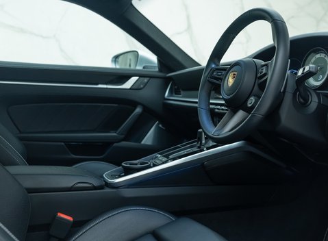 Porsche 911 Turbo S (992) 13