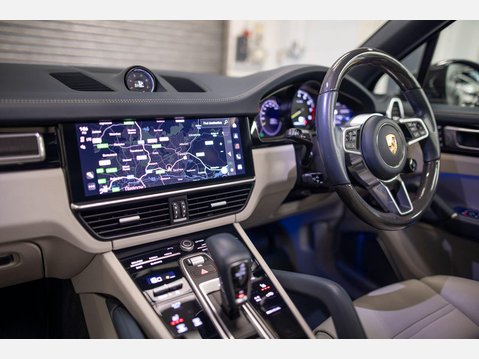 Porsche Cayenne 3.0 V6 E-Hybrid 17.9kWh Platinum Edition TiptronicS 4WD Euro 6 (s/s) 5dr (3 80
