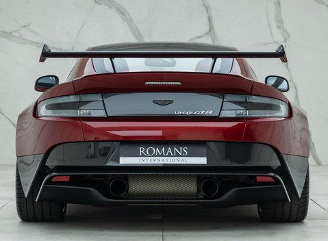 Aston Martin Vantage GT8 9