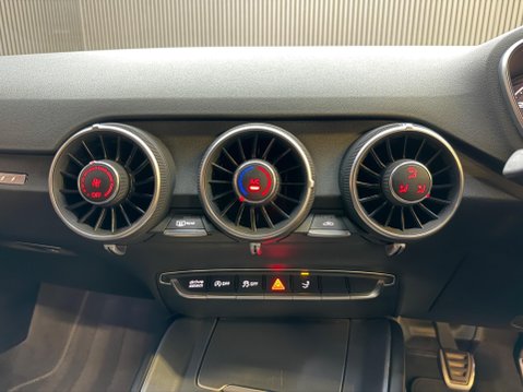 Audi TT 1.8 TFSI Black Edition Euro 6 (s/s) 3dr 52