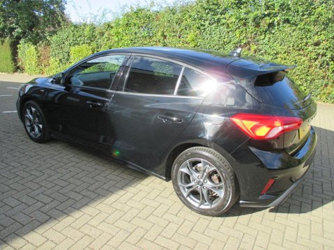 Ford Focus 1.0T EcoBoost ST-Line Euro 6 (s/s) 5dr 8