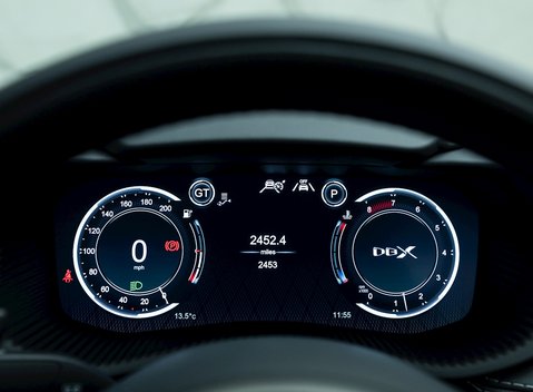 Aston Martin DBX 707 18