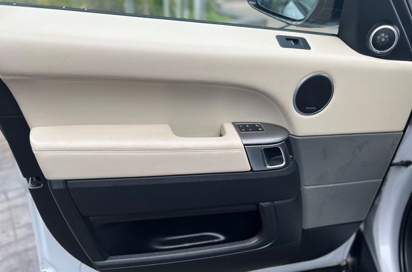 Land Rover Range Rover Sport 3.0 SDV6 AUTOBIOGRAPHY DYNAMIC AUTO 33