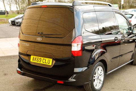 Ford Tourneo Courier TITANIUM 8