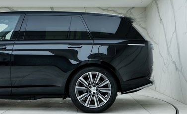 Land Rover Range Rover P460e Autobiography LWB 37