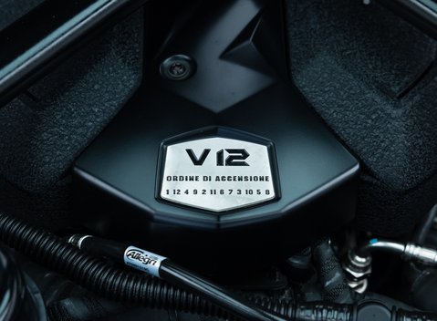 Lamborghini Aventador S LP 740-4 ROADSTER 40