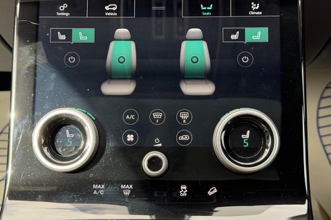 Land Rover Range Rover Velar FIRST EDITION - HUGE SPEC - PAN ROOF -1600W MERIDIAN -AIR SUSPENSION 55