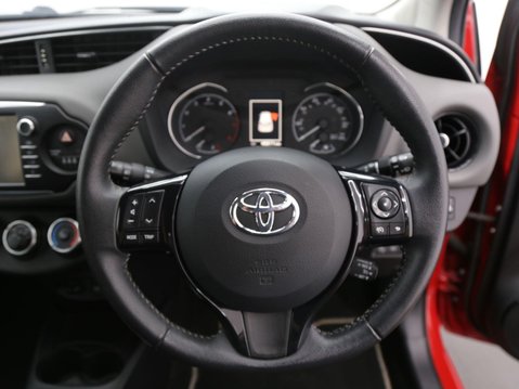 Toyota Yaris 1.5 VVT-i Icon Tech Euro 6 5dr 10