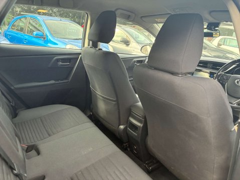 Toyota Auris 1.6 D-4D Business Edition Touring Sports 5dr Diesel Manual Euro 6 (s/s) (11 18