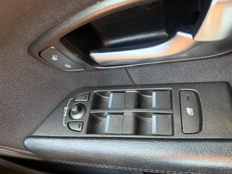 Land Rover Range Rover Evoque 2.0 eD4 SE FWD Euro 6 (s/s) 5dr 15