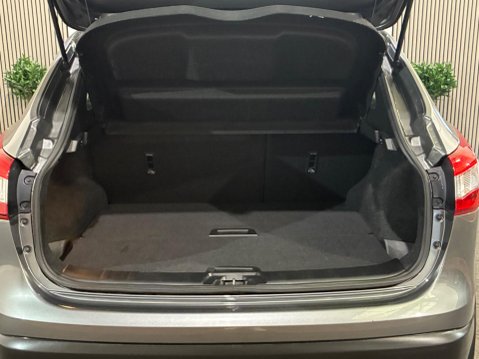 Nissan Qashqai 1.2 DIG-T N-Connecta 2WD Euro 6 (s/s) 5dr 41