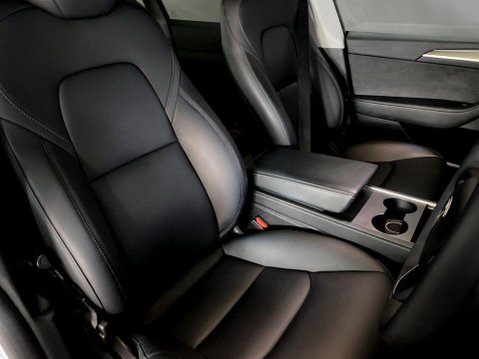 Tesla Model Y SUV 5dr Electric Auto RWD (346 ps) Pan Roof - Sat Nav - Alloys 11
