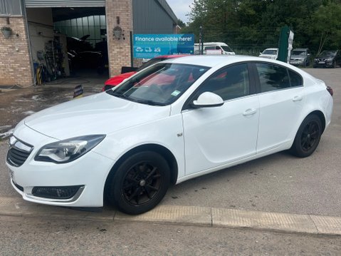 Vauxhall Insignia 2.0 CDTi ecoFLEX Design Euro 5 (s/s) 5dr 1