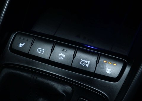 Hyundai BAYON 1.0 T-GDi MHEV Premium SUV 5dr Petrol Hybrid DCT Euro 6 (s/s) (120 ps) 34