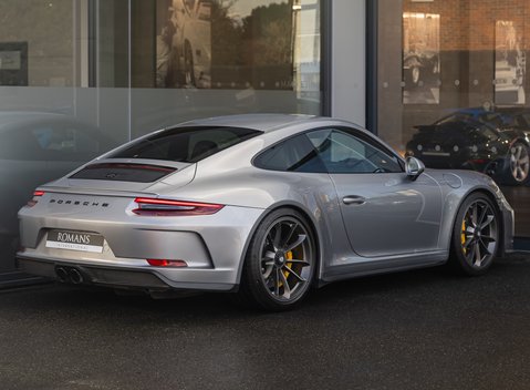 Porsche 911 GT3 Touring (991.2) 4
