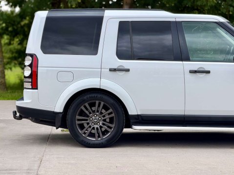 Land Rover Discovery 3.0 Discovery Graphite SDV6 Auto 4WD 5dr 18