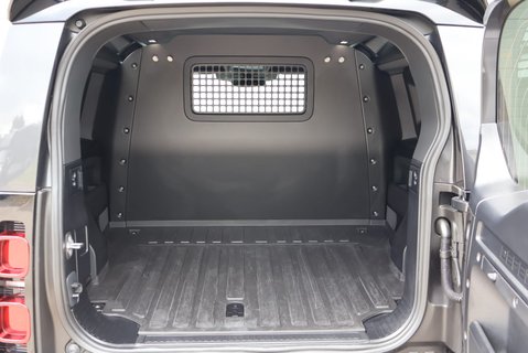 Land Rover Defender 90 HARD TOP X-DYNAMIC HSE STYLED BY SEEKER SUPER LOW MILES  22